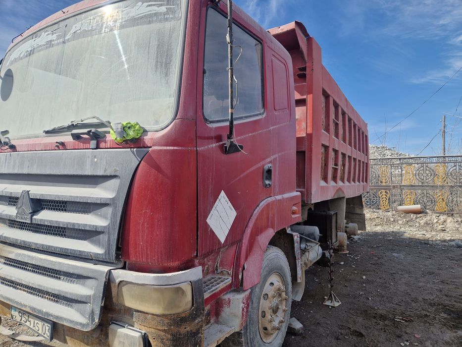 Продам самосвал хово