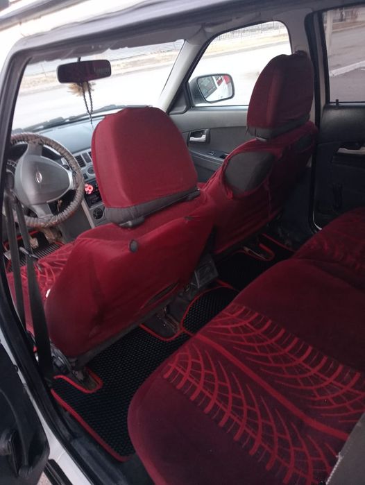 Продам Приора 2 мил