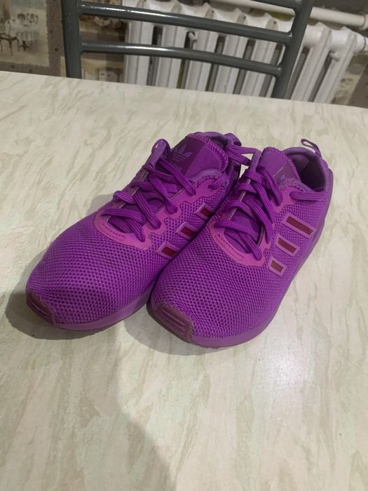 Продаю куртки на девочку