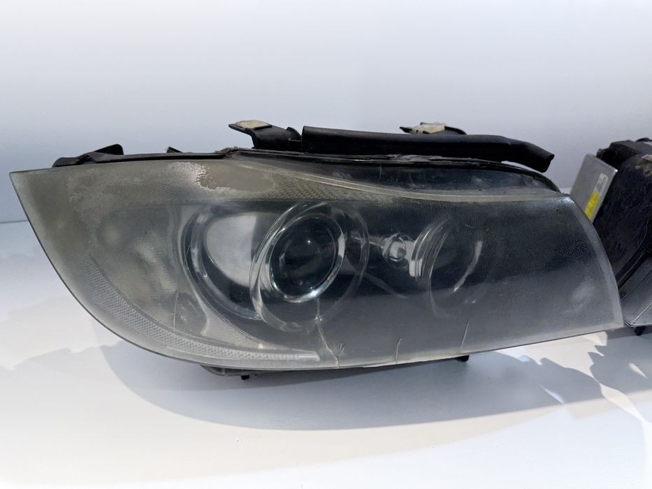 Продаваме ксенон фарове оборудвани за БМВ Е90 / BMW E90