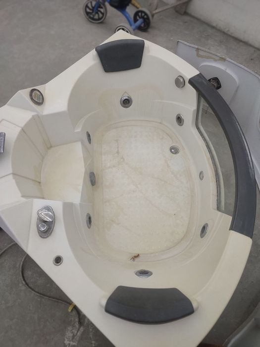 Жакузи ванна сотилади