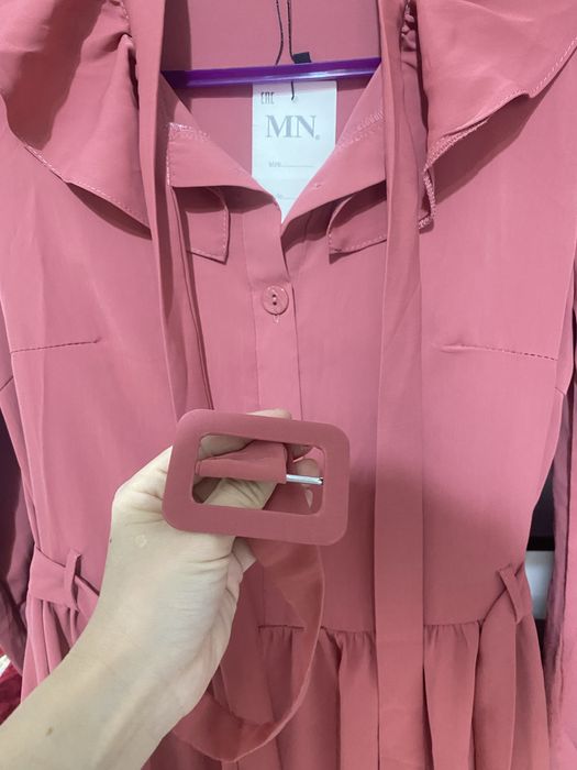 Платье длинное с ремешком новая