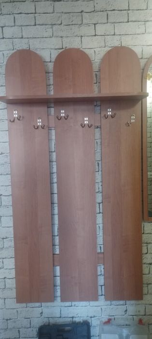 Вешалка с зеркалом