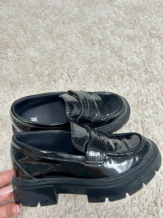 Pantofi fetita marimea 29 h&m va stau la dispozitiecu detalii