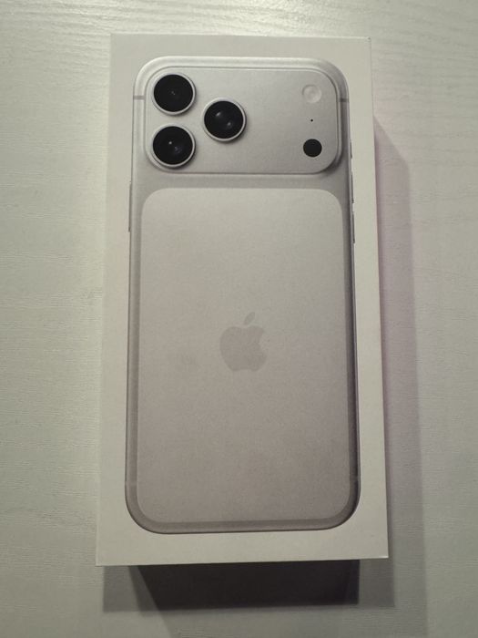 Vand iphone 17 pro max 256 gb NOU SIGILAT