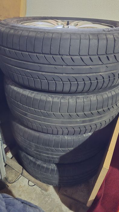 Vând 215 65 r16  roti Vara Hyundai Tucson cauciucuri 215 65 16