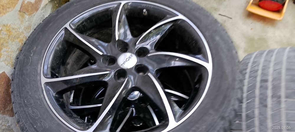 Продавам джанти с гуми Mercedes за ML и CLS x 20”