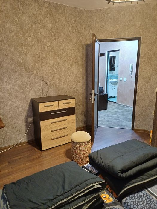 Дава се под наем Тристаен апартамент в Варна, Погреби - 70 кв.м за 663 € - Снимка #4