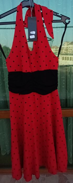 Официални блестящи рокли с лоторки сребристи златисти и черни цветове.