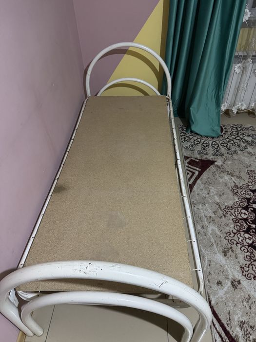 Срочно продам кровати односпальные