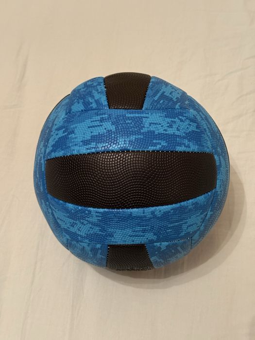 Нова волейболна топка