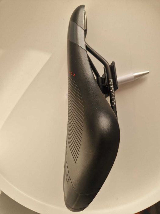 Sa bicicleta MTB cube