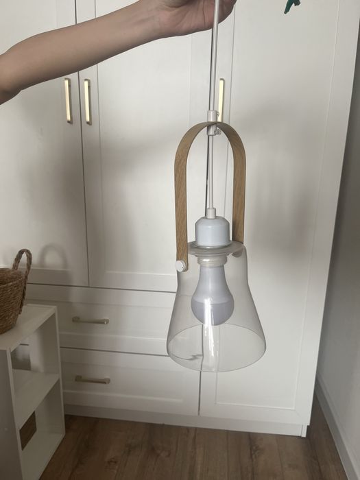 Белый светильник очень стильный