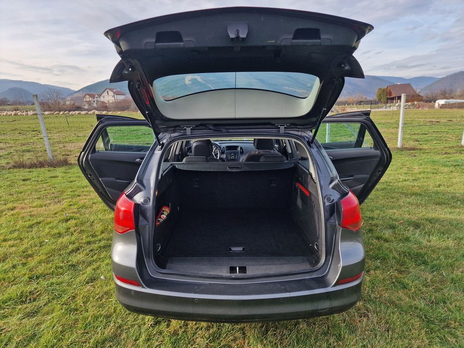 Opel Astra J Sport Tourer 1.7 CDTI, 2011