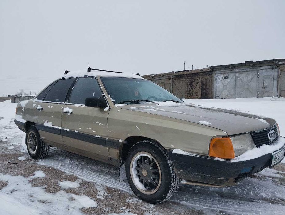 авто Audi 100 c3