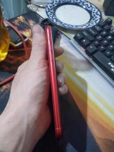 Iphone 11 red product