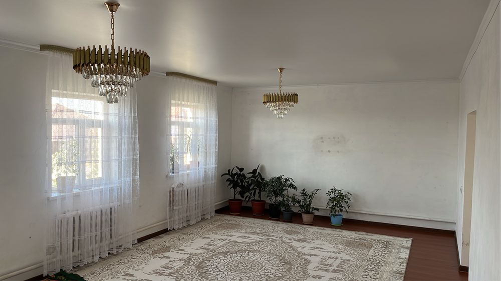 Жер уй сатылады.