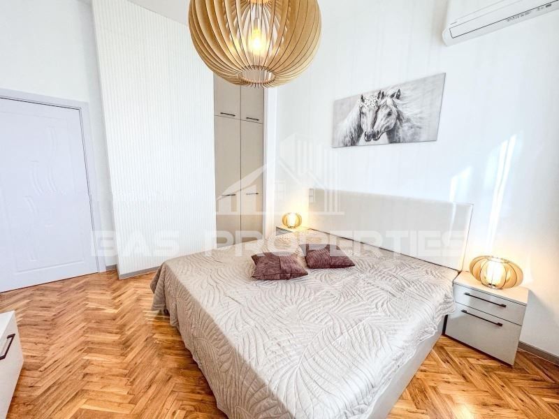 Продава се Тристаен апартамент в София, Център - 90 кв.м за 2805 €/кв.м - Снимка #6