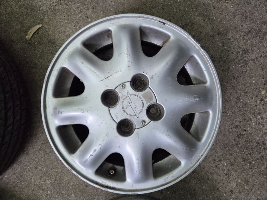 Оригинални лети джанти Opel 14" (4x100) + 2 бр. гуми 175/65 R14