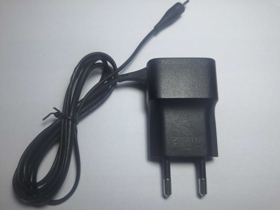 Încărcător original Nokia – mufă mică (5V)