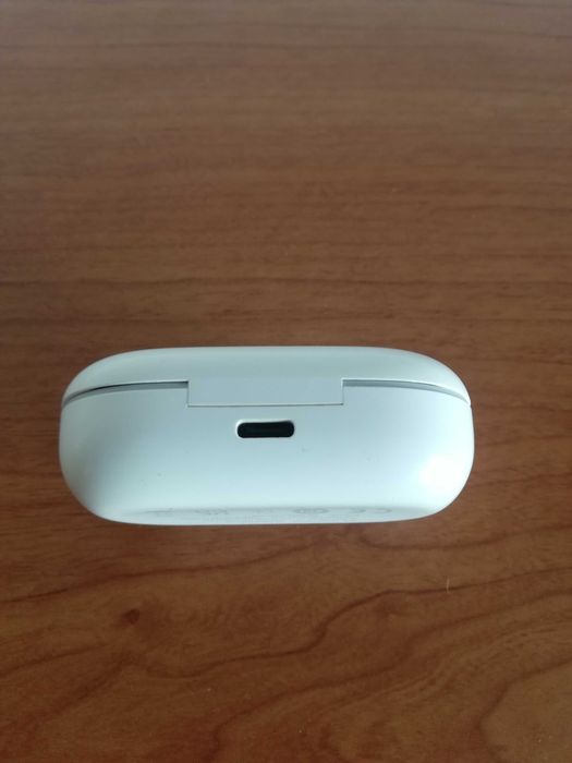 Huawei Freebuds SE зарядна кутия