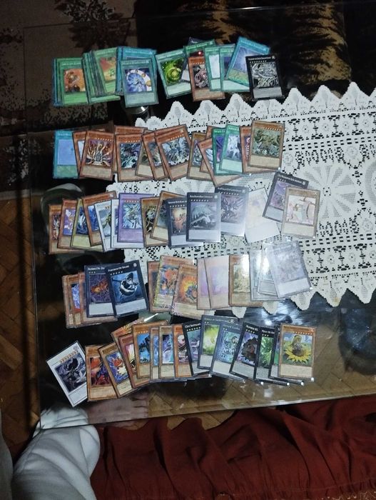Продавам карти Yu-Gi-Oh неоригинални 2000+