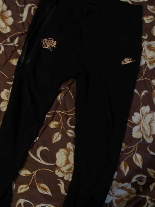 Pantaloni nike tech syna world