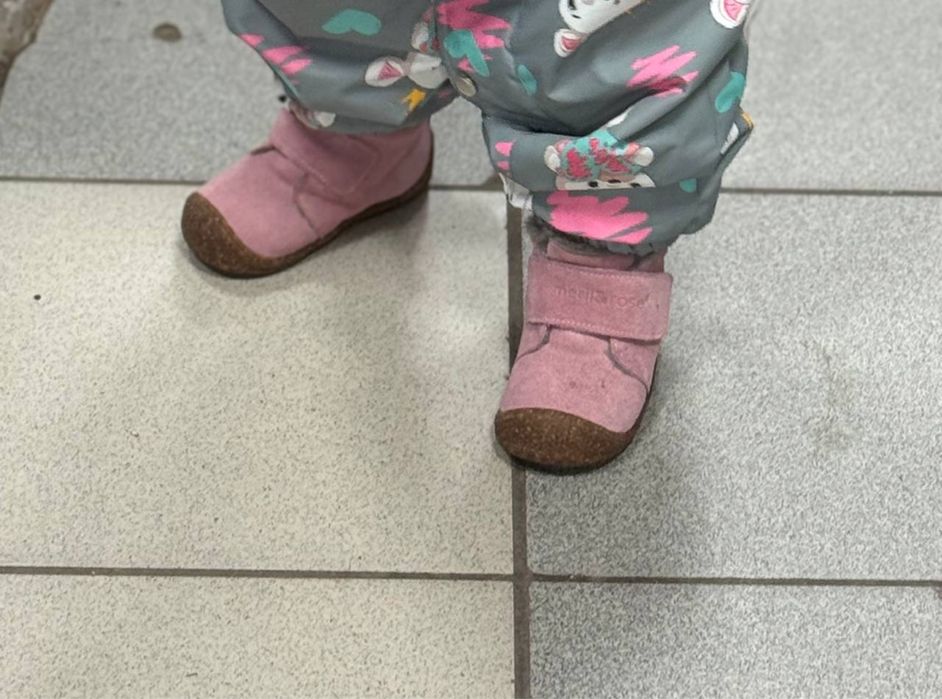 Продам детские ботинки monnarosa