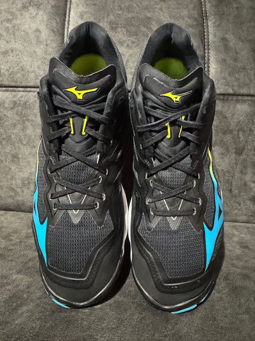 Mizuno Wave Lightning Z6.
