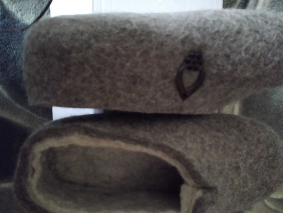 Чуни  зимние войлочные.