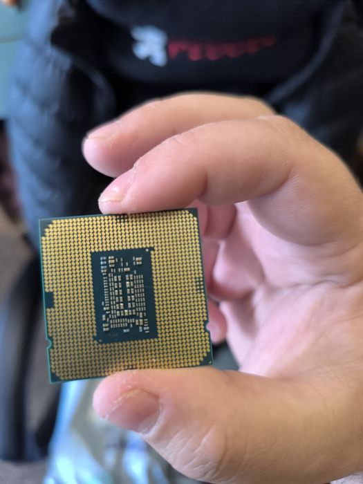 Intel i3 10100f 3.60Ghz с боксов охладител