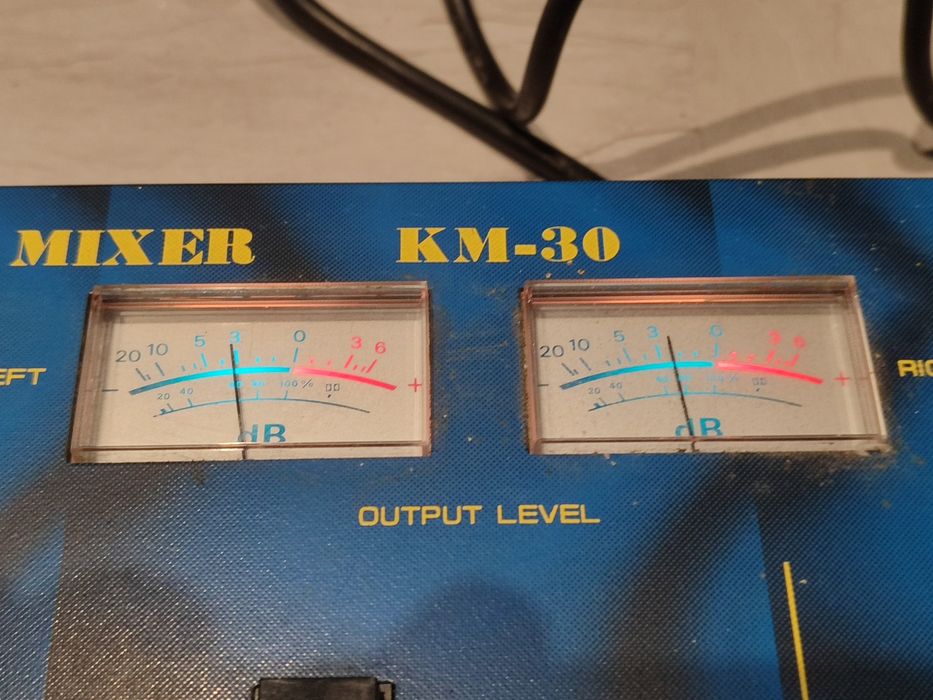 Mixer Audio Stereo CBC KM-30 BONUS încă un mixer și un K Box
