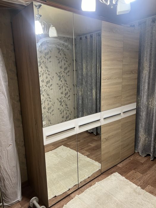Продам шкаф спальный