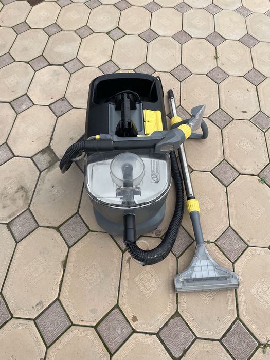 Karcher Puzzi 10/1 моющий пылесос.
