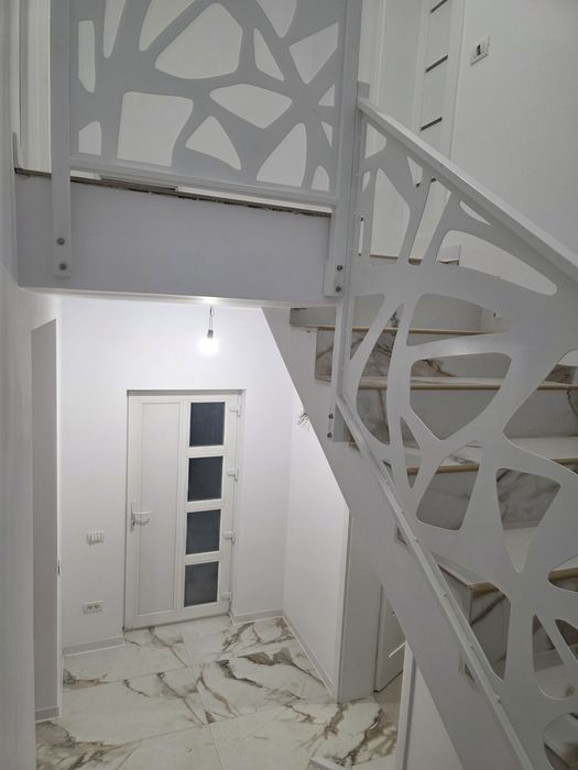 Proprietar,vand casa-duplex,despartit doar de bai, Mosnita N