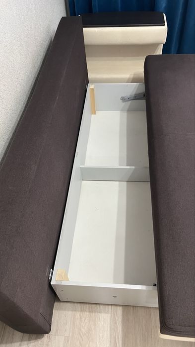 Диван двух местный