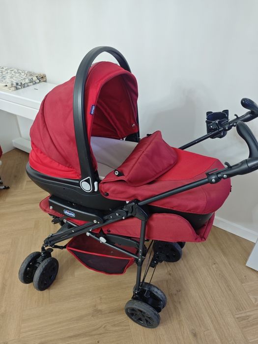 Коляска chicco в отличном состоянии
