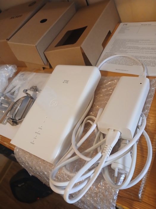 ZTE MC 889 5G рутер за външен монтаж+ ZTE WiFi Router H3601P