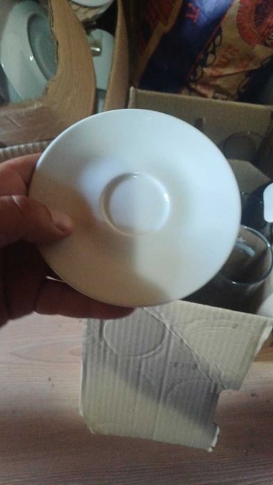 Посуда за ресторант,чинии,чаши,вилици ,ножове