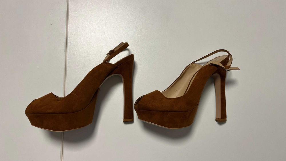 Sandale cu toc Zara, maro, marime 39