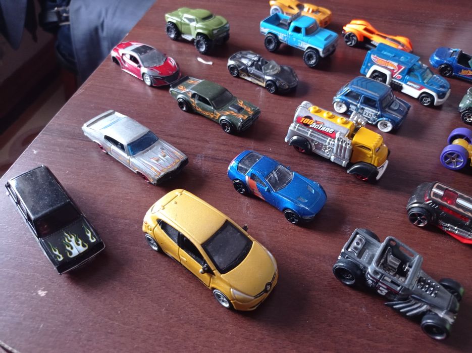 Модели автомобилей , масштабные модели, машинки  от 500