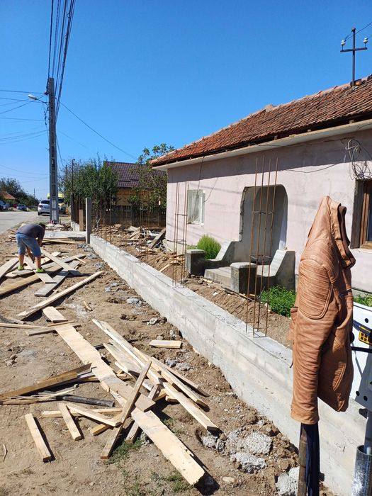 Garduri si porti din sipca metalica, panou stil jaluzele, tabla cutata, plasa bordurata, fier forjat, BCA si alte modele