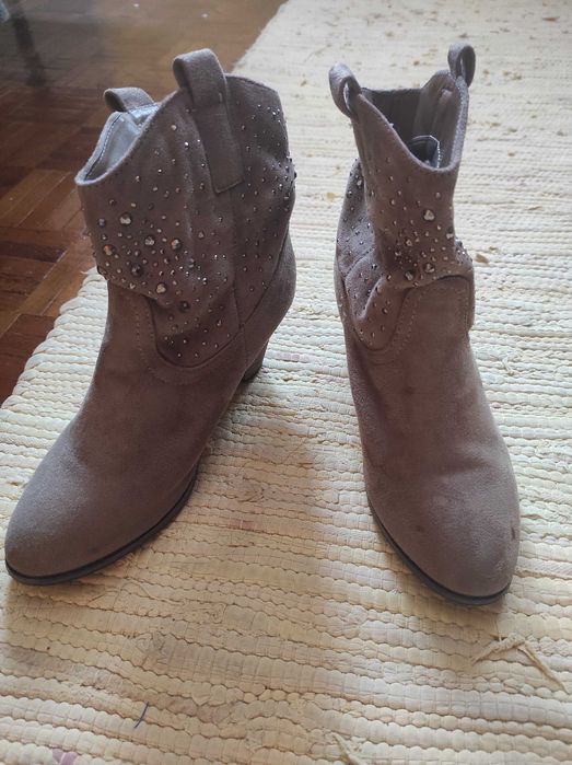 Бежови боти, 39-ти номер