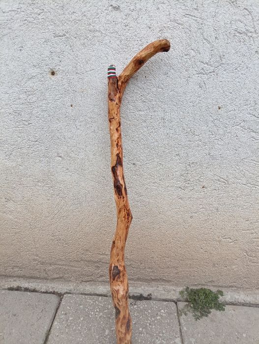 Кукерски бастуни