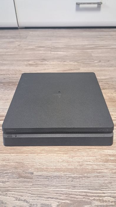 Playstation 4 slim