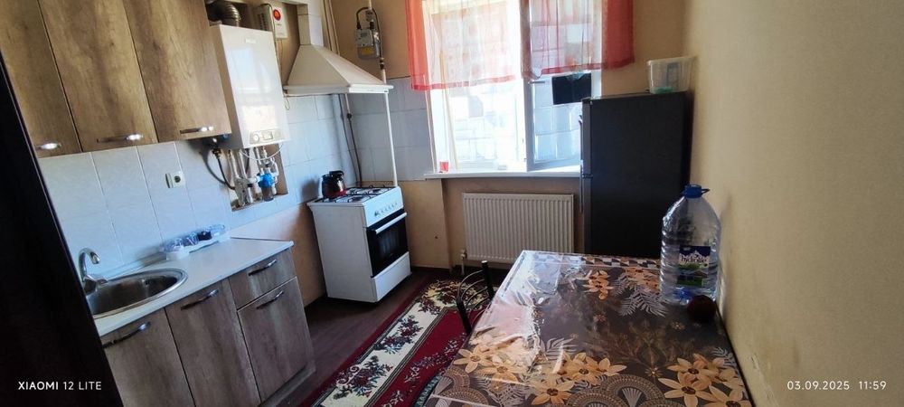 Sergeli metro bekati oldida qizlarga kvartira bezmakler bezxazayn