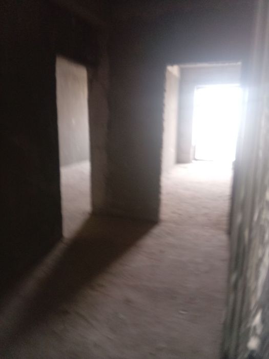 Обу хает 2/4/12 квартира сотилади. 54.03 квадрат. Нархи 55500 .