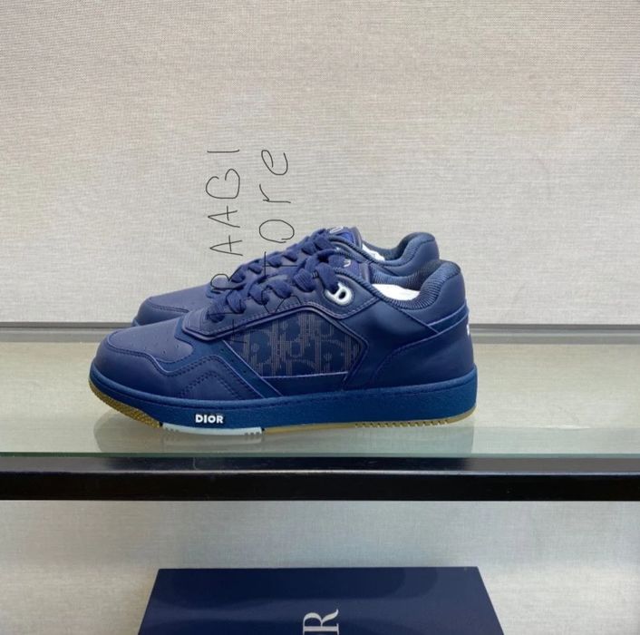 CD B27 Low Top Navy