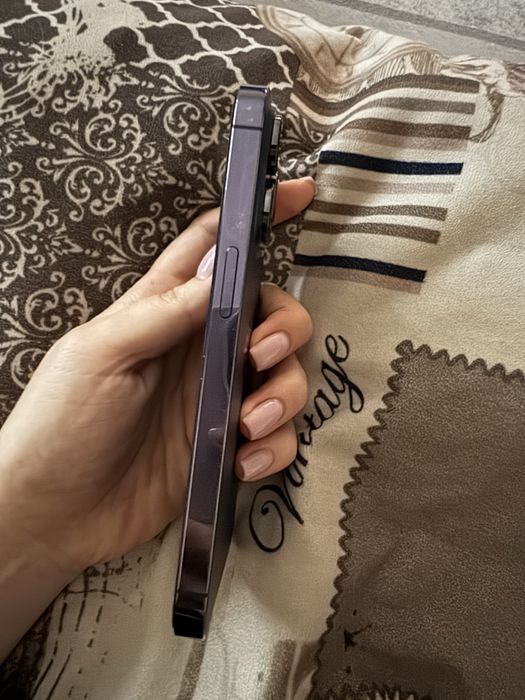 Продам Айфон 14 про. 128 гб память.