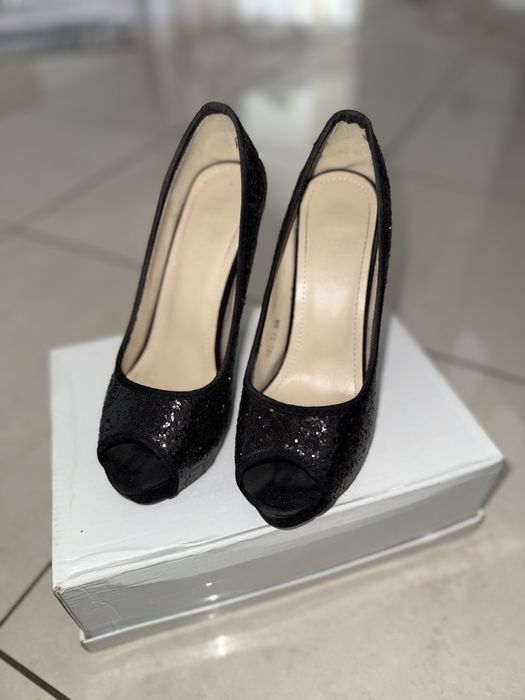 Pantofi decupați la vârf POEMA mărimea 36